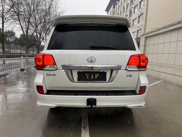 Toyota Land Cruiser (imported)