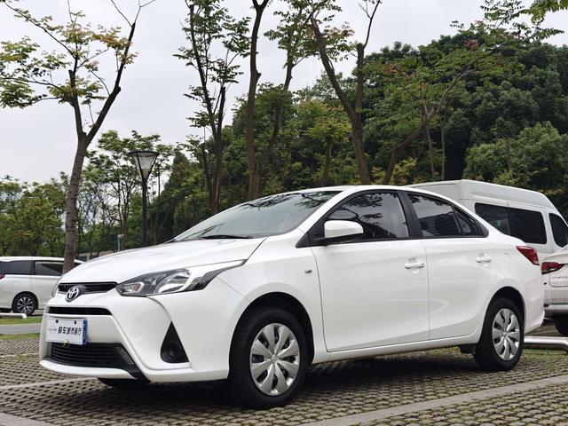 Toyota YARiS L Enjoy