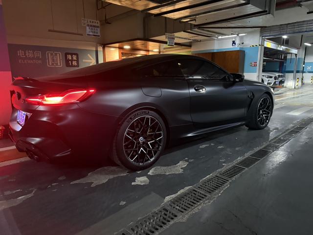 BMW M8