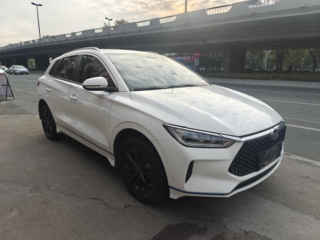 BYD e2