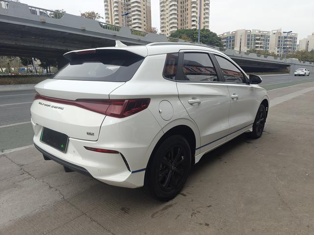 BYD e2