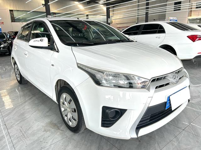 Toyota YARiS L to dazzle