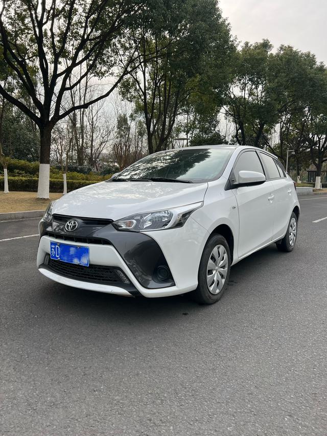 Toyota YARiS L to dazzle