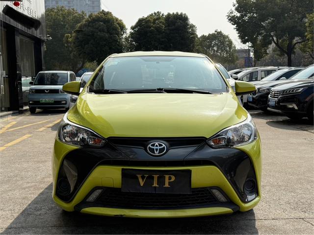 Toyota YARiS L to dazzle