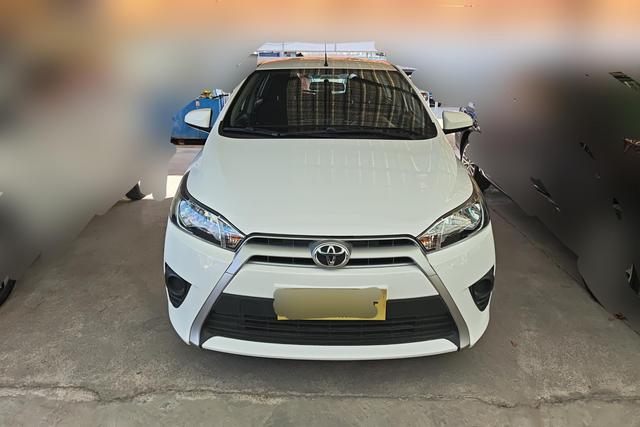 Toyota YARiS L to dazzle