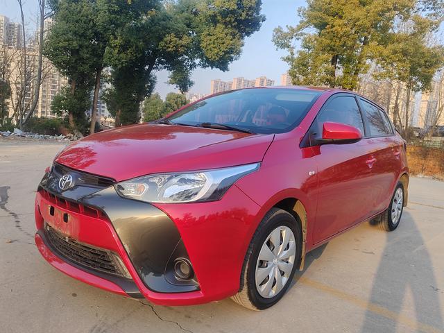 Toyota YARiS L to dazzle