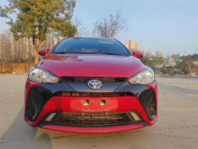 Toyota YARiS L to dazzle