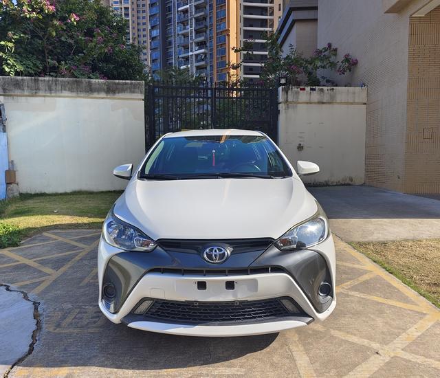 Toyota YARiS L to dazzle