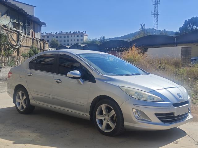 Peugeot 408