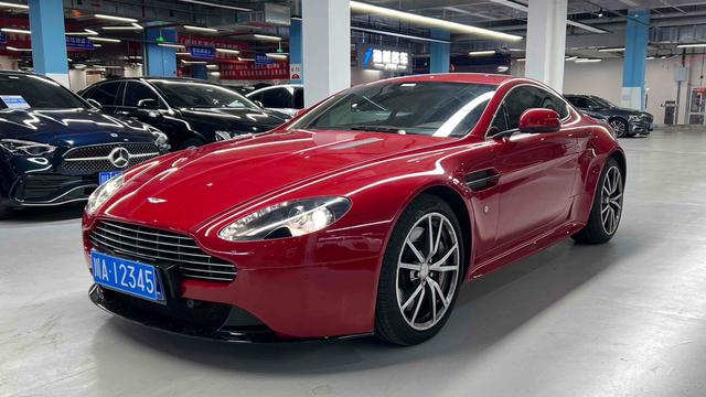 Aston Martin Vantage