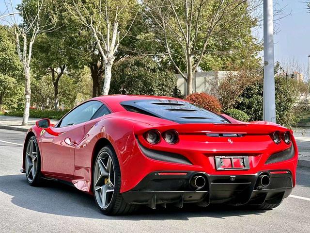 Ferrari F8