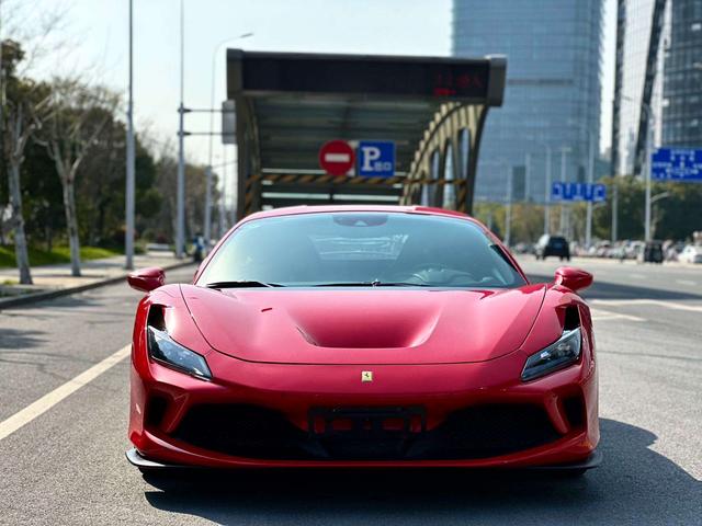 Ferrari F8