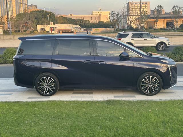 GAC Trumpchi E8 PHEV