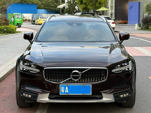 Volvo V90