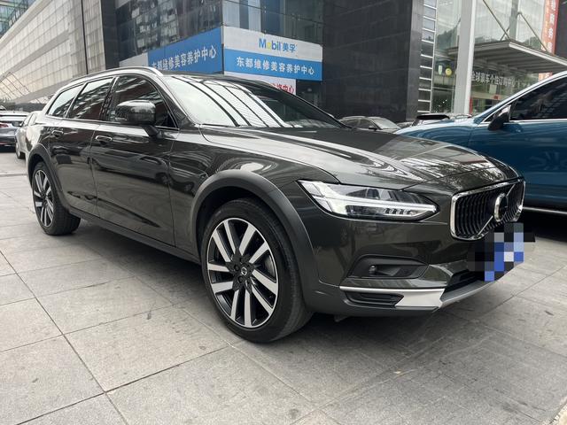 Volvo V90