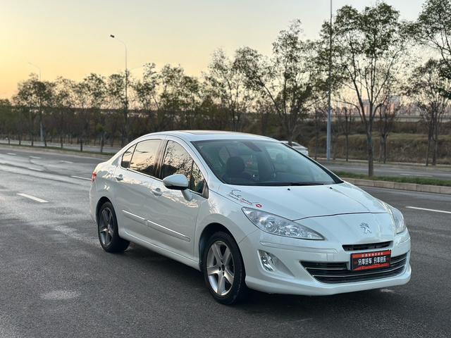 Peugeot 408