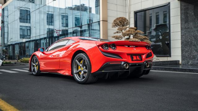 Ferrari F8