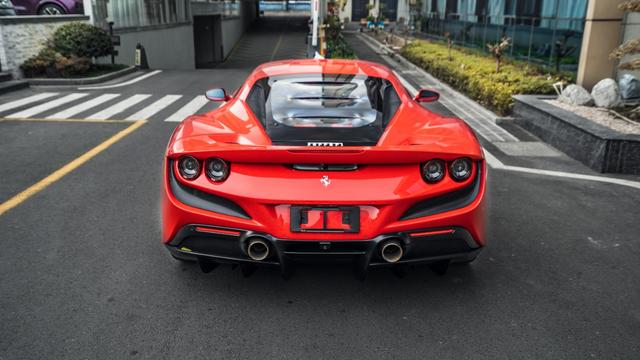 Ferrari F8