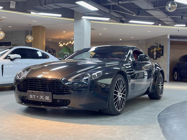 Aston Martin Vantage