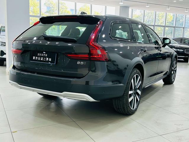 Volvo V90