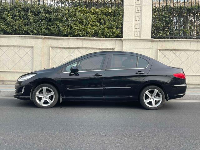 Peugeot 408