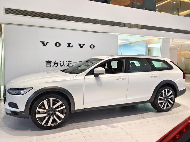 Volvo V90