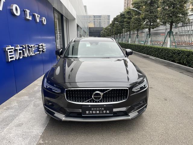 Volvo V90