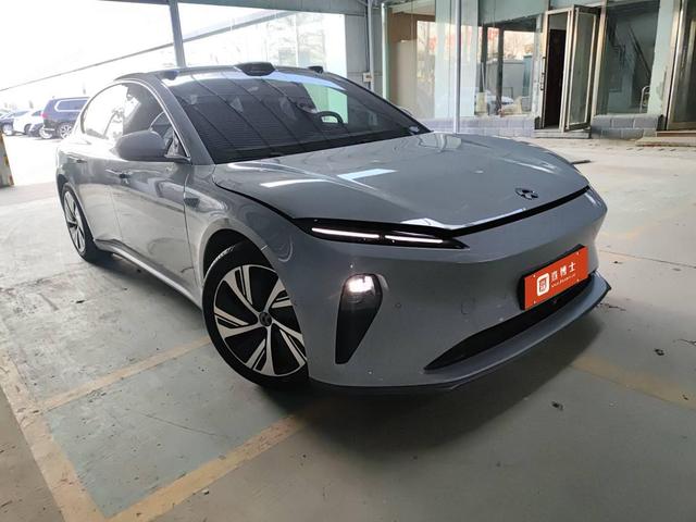 NIO ET5