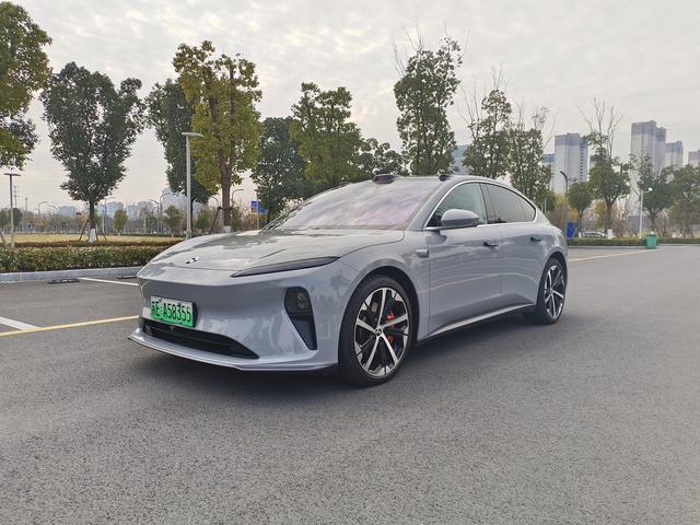 NIO ET5