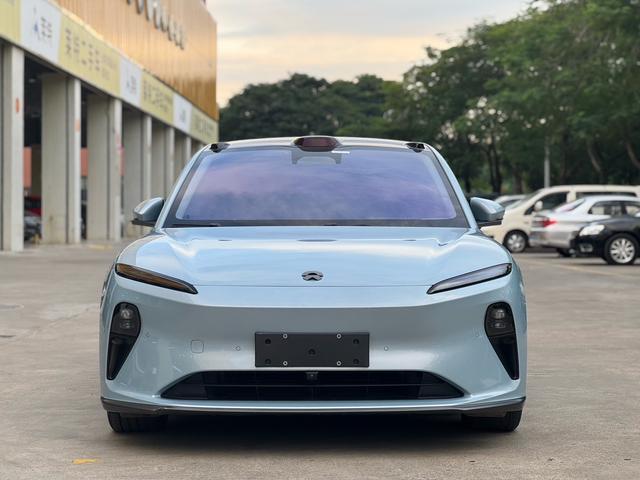 NIO ET5