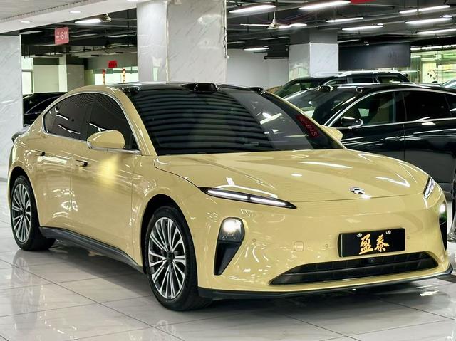 NIO ET5