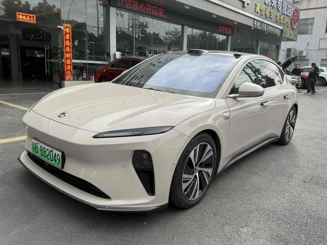 NIO ET5