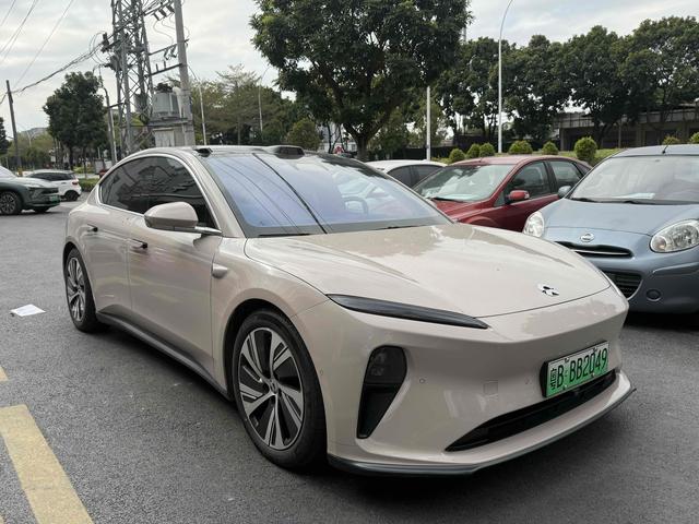 NIO ET5