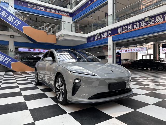 NIO ET5