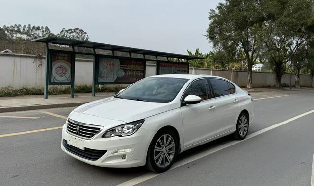 Peugeot 408