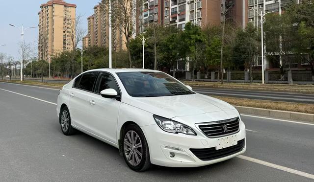 Peugeot 408