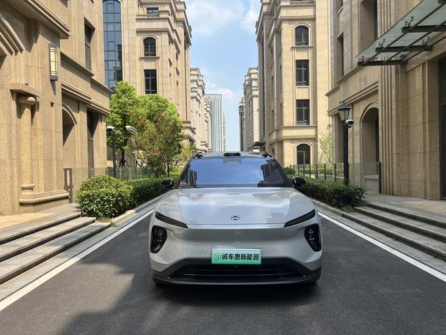 NIO ES6