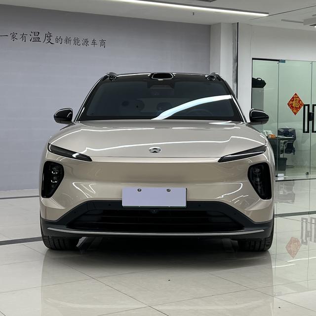 NIO ES6