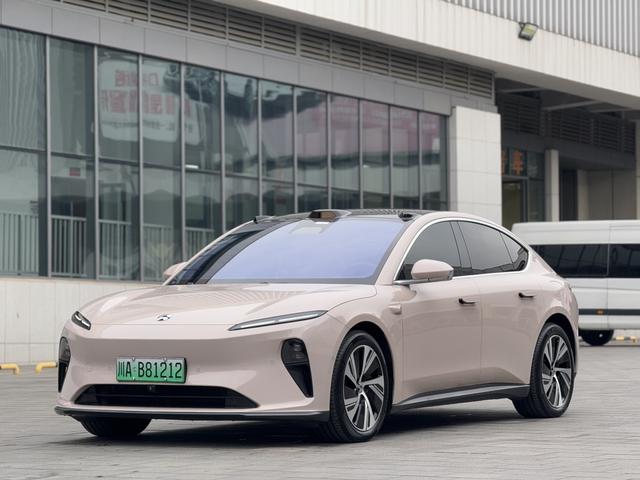 NIO ET5