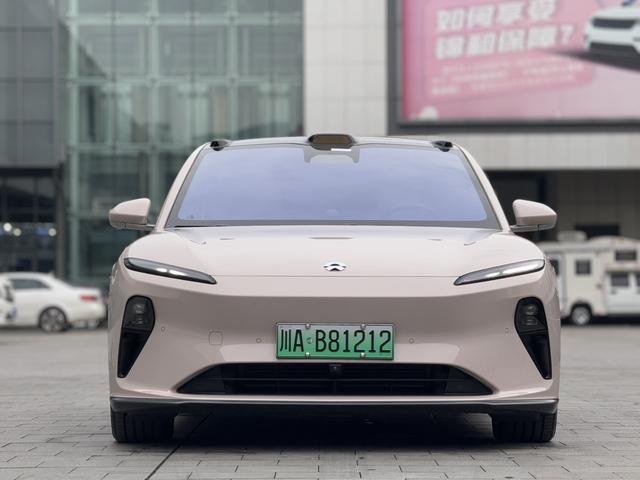 NIO ET5