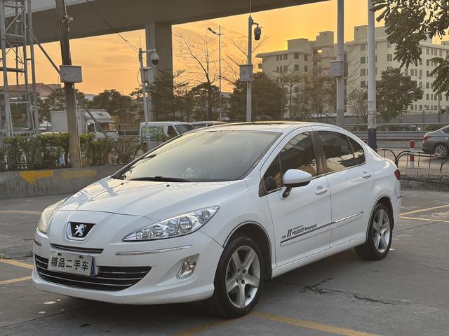 Peugeot 408