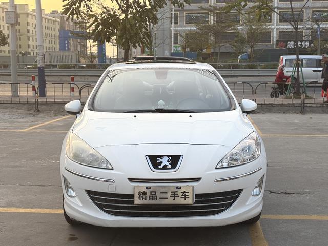 Peugeot 408