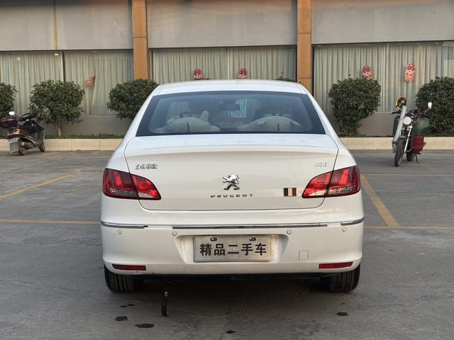 Peugeot 408