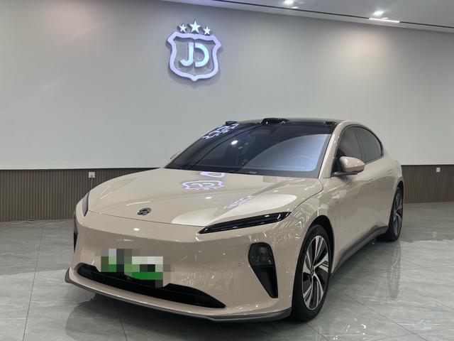 NIO ET5