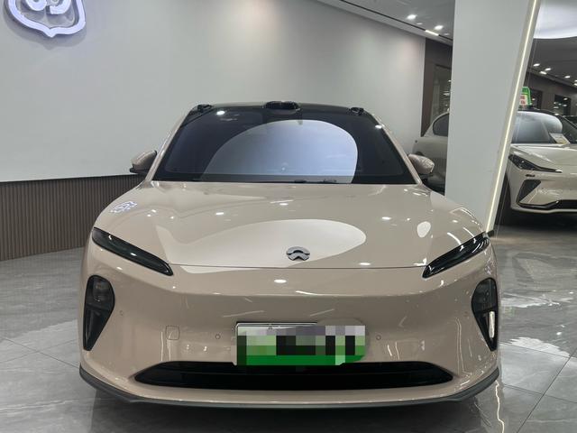 NIO ET5