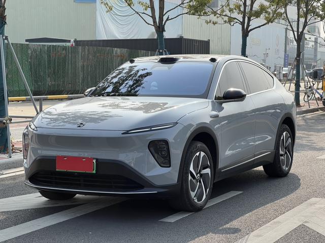 NIO EC7