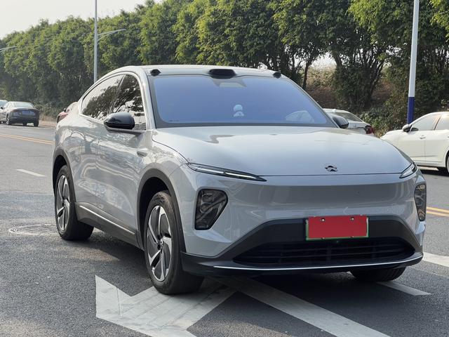 NIO EC7