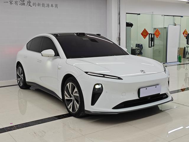 NIO ET5