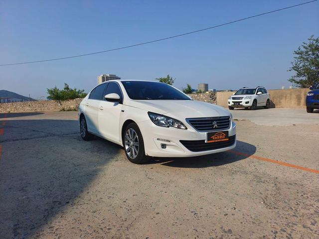 Peugeot 408