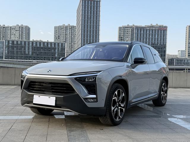 NIO ES8